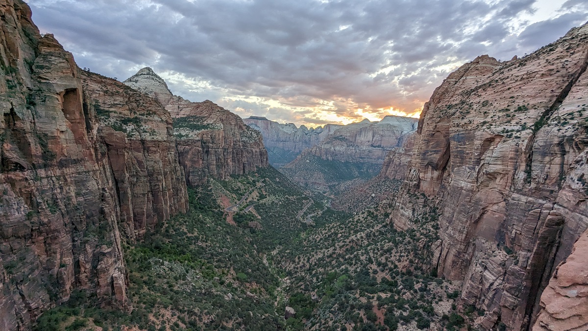 Photo of canyon in Utah