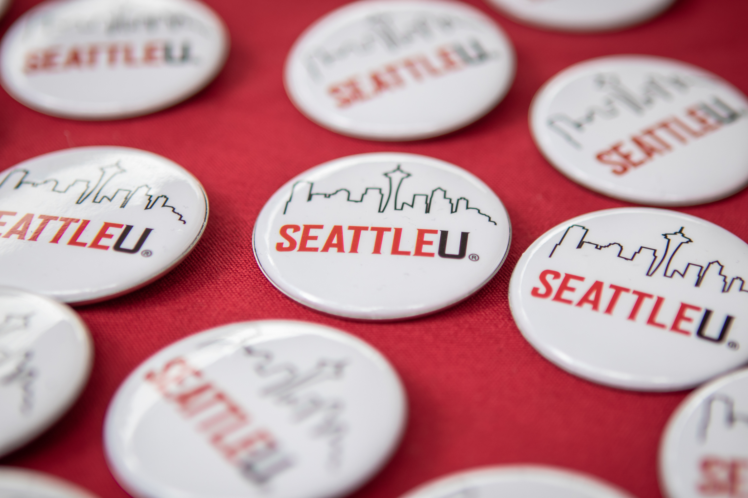 Multiple buttons with Seattle U logo