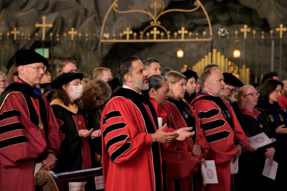 Crowd show inside Mass of Holy Spirit